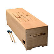 Handgefertigte Tenor-Schlitztrommel "Dialogue" (100 cm) aus regionaler Forstwirtschaft, maritime Details Handgefertigte Tenor-Schlitztrommel "Dialogue" (100 cm) aus regionaler Forstwirtschaft, maritime Details