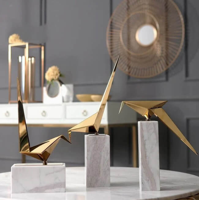 Origami-Vogelstatue, Metall auf Marmorbasis