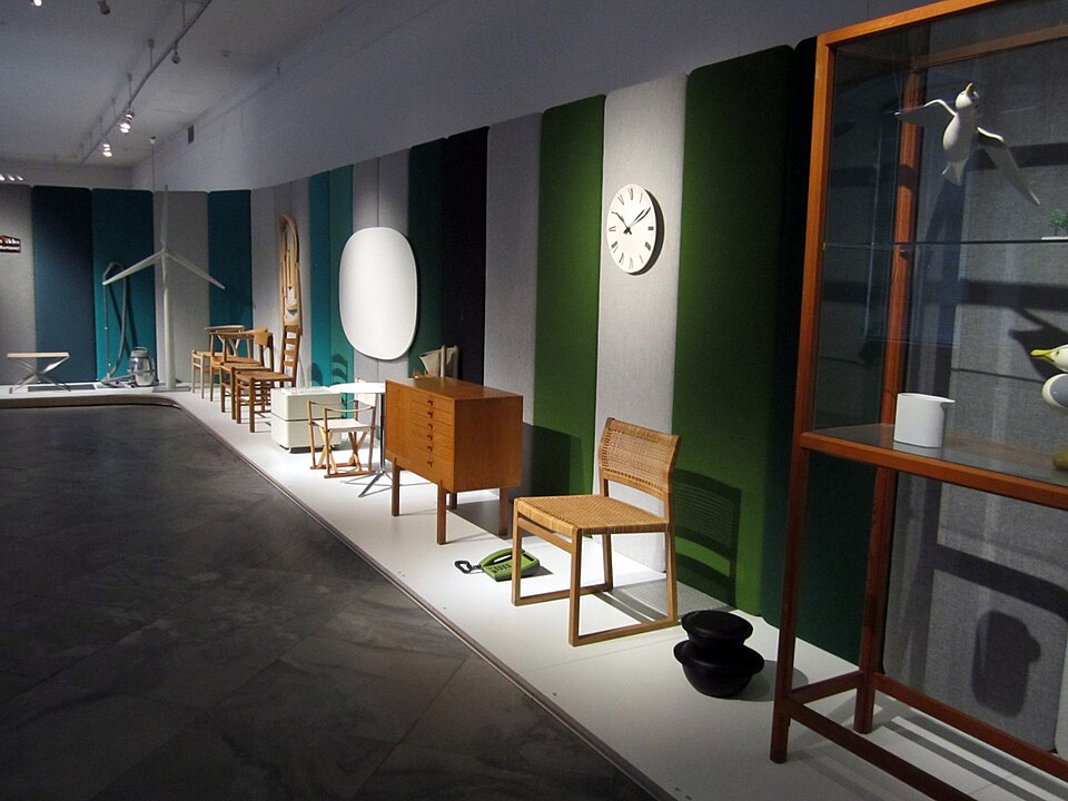 Möbel-Exponate im Designmuseum Danmark