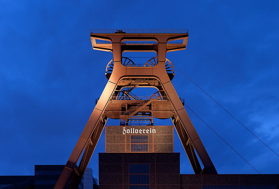 Schacht 12 der ehemaligen Zeche Zollverein in Essen, Weltkulturerbe der UNESCO