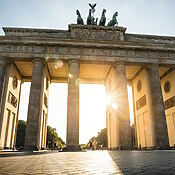 Die vielfältigsten Routen und Geheimtipps in Berlin lassen sich mit einer Entdeckungsreise zu Fuß erkunden.