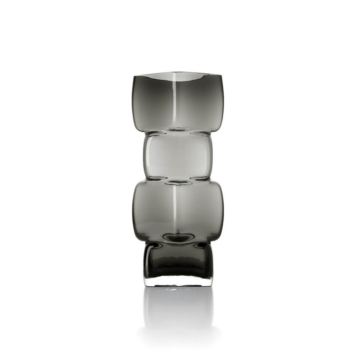Vase sculptural « Cubes » - silhouette de cubes empilés en verre fumé recyclé (gris foncé) Vase sculptural « Cubes » - silhouette de cubes empilés en verre fumé recyclé (gris foncé)