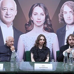 Rueda de prensa del espectacular concierto en Dubai: Dali y Adam Gutseriev con la Orquesta Filarmónica Nacional de Rusia dirigida por Vladimir Spivakov.