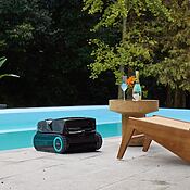 Die besten Poolroboter kombinieren zuverlässige Reinigung mit intelligenter Technologie, um Ihr Becken mühelos sauber zu halten.