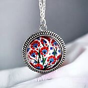 Anatolische Fliesen-Kette mit Anhänger aus Glascabochon Anatolische Fliesen-Kette mit Anhänger aus Glascabochon