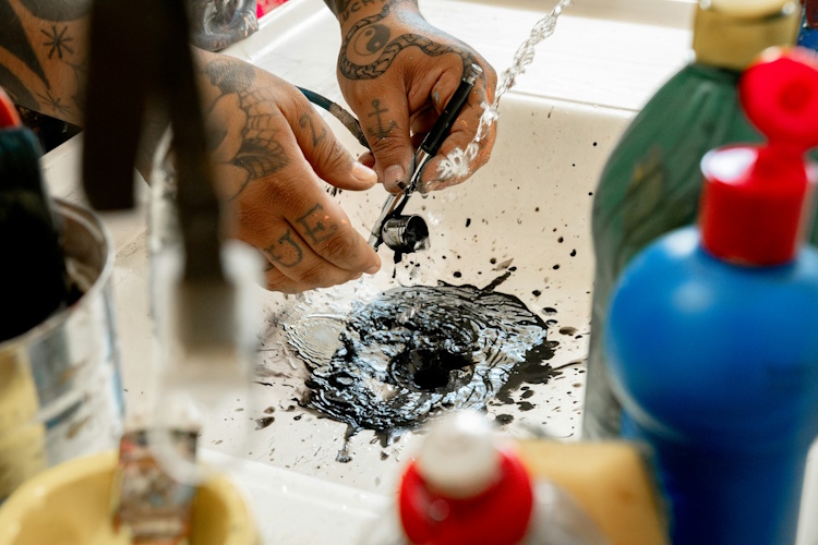 Reinigung des Farbsprühers