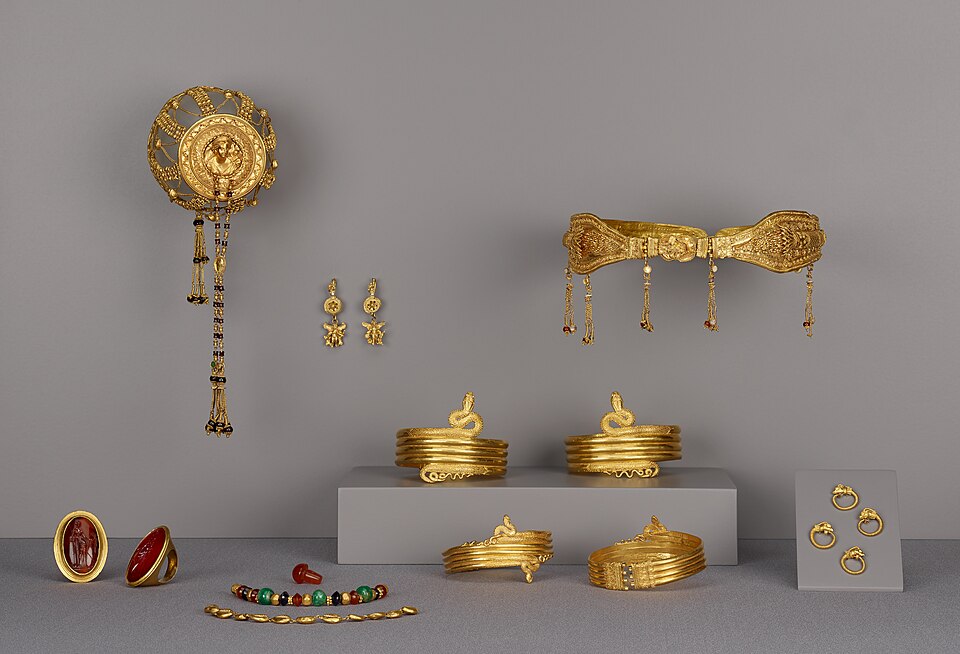 Sammlung ptolemäischer Schmuckstücke in der Getty Villa