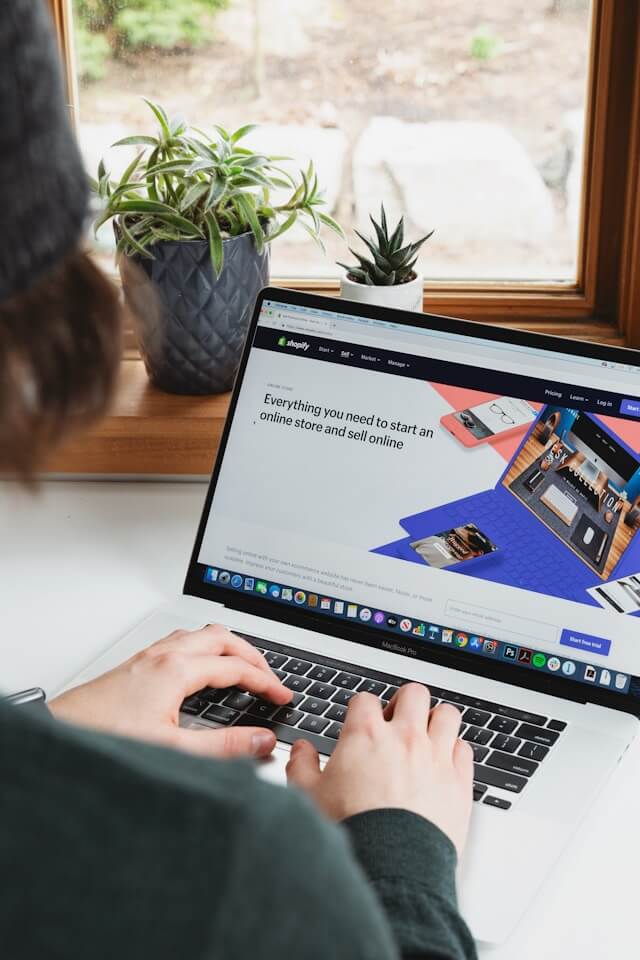 Die eigene Website gewinnt im Kunstmarketing-Mix wieder an Bedeutung.