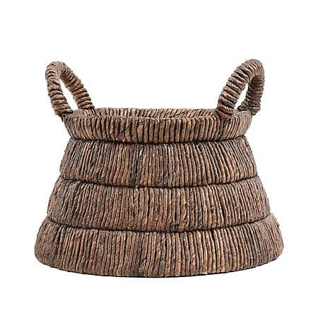 Kleurrijk Scandinavisch design - Scandinavische stijl met een kleuraccent. Interieurontwerp door Antrei Hartikainen Handgeweven opbergmand "Chisomo" gemaakt van gedroogde bananenbladeren