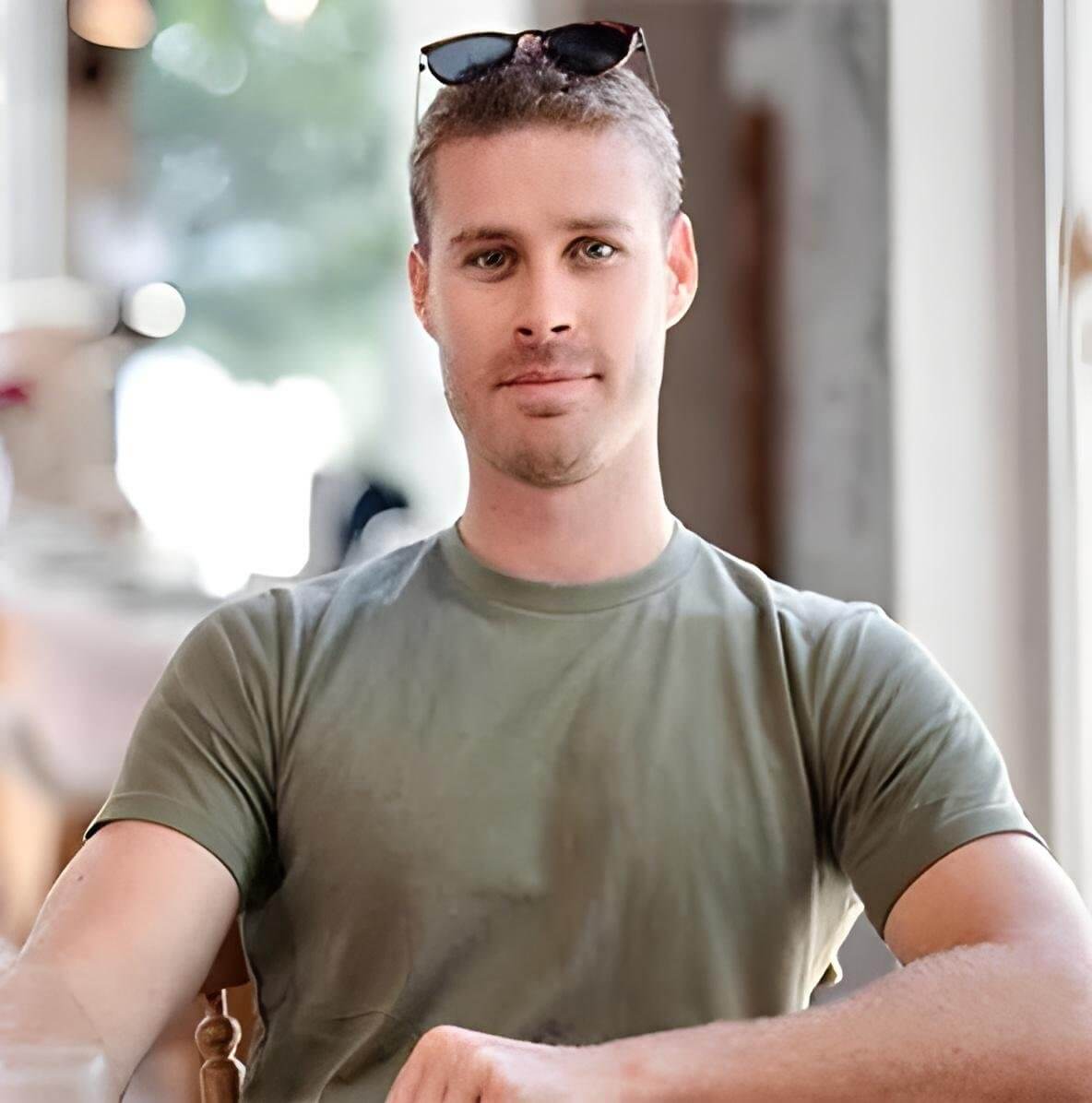 Matt Little - Fundador y director ejecutivo de Festoon House