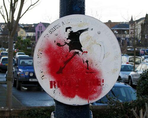 Banksy wurde zu einer zentralen Identifikationsfigur für Unterdrückte, Rebellen und Streiter gegen Ungerechtigkeit auf der ganzen Welt.