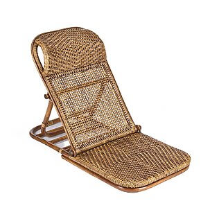 Handgefertigter Rattan-Bodensitz "Lounger", dunkles Walnussholz