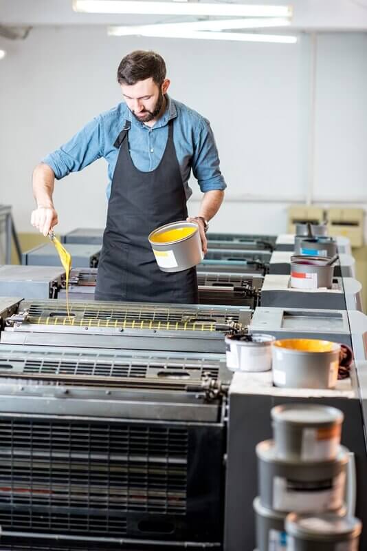 Screen printing as an art form: Why the old printing technique is booming again today. Wall decoration Andy Warhol Screen printing as an art form: Why the old printing technique is booming again today