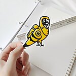 Ontwerpers en illustratoren gebruiken het stickerformaat bijvoorbeeld om een ​​samenhangend verhaal te vertellen, een thematische reeks te presenteren of een familie van personages te introduceren.