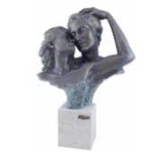 Skulptur "Vertrauen" von Angeles Anglada, Kunstguss in Steinoptik