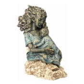 Skulptur "Mutterliebe" von Angeles Anglada, Kunstguss in Steinoptik