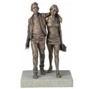 Skulptur "Modern Life" (2021) von Leo Wirth, aus Bronze und Beton