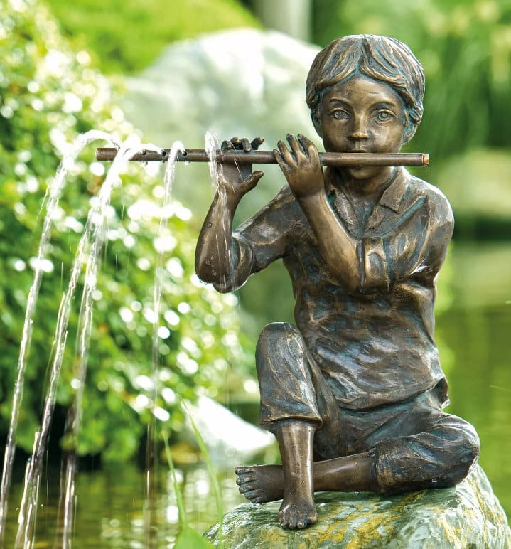 Gartenskulptur / Wasserspeier "Flötenspielender Clemens", Bronze