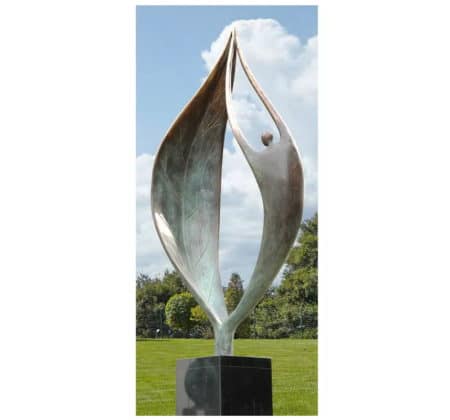 Gartenskulptur "Ein neuer Anfang" von Corry Ammerlaan, patinierte Bronze