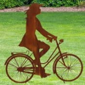 Outdoor Standfigur "Sofie mit Fahrrad" mit Rostpatina