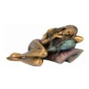 Bronzeskulptur "Ruhendes Mädchen" von Manel Vidal