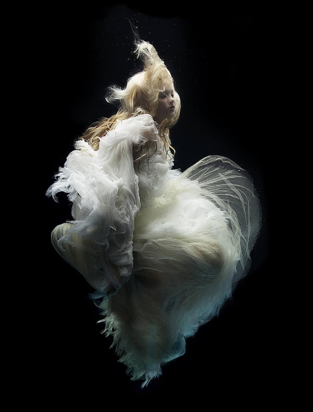 Anmutige Unterwasserfotografie "Angel 5" (2005) von Zena Holloway, Limitierte Edition