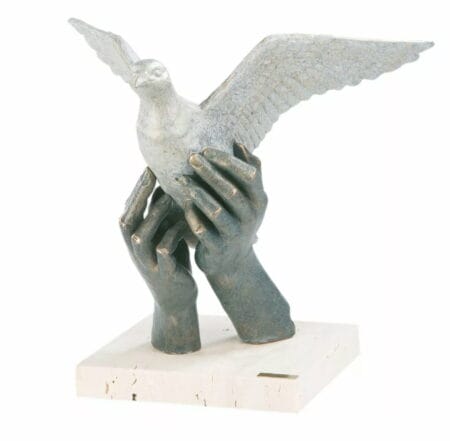 Skulptur "Allegorie des Friedens" von Angeles Anglada, Kunstguss in Steinoptik