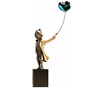 Art Essence Skulptur "Junge mit blauem Ballon" von Miguel Guía