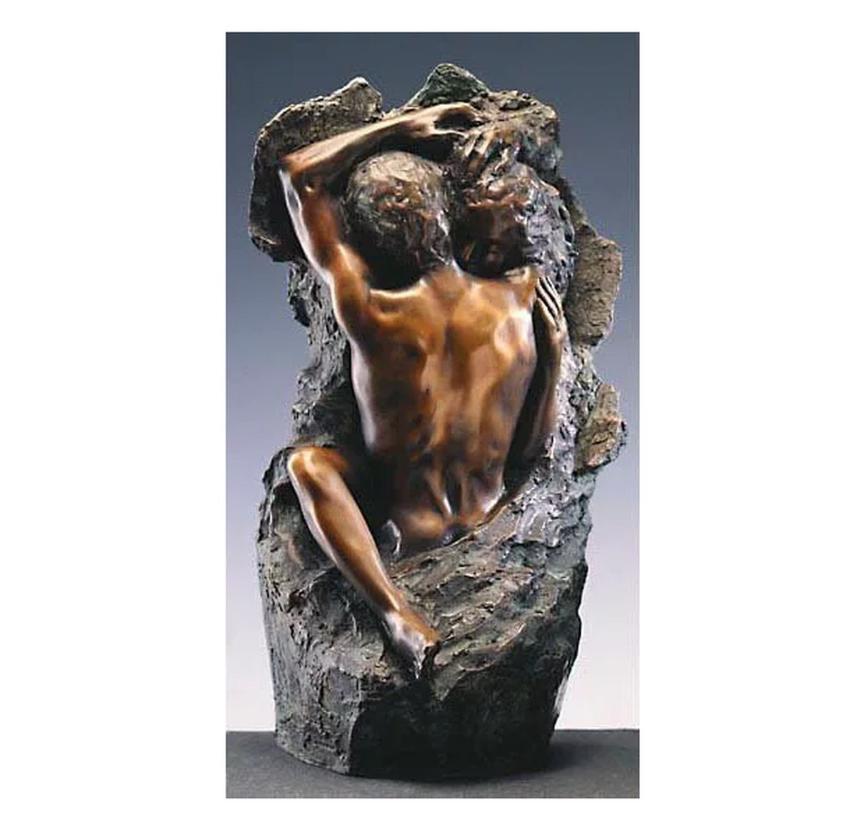 Semiabstrakte Skulptur "Liebespaar" (1982) von Peter Hohberger
