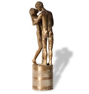 Love sculpture "Kiss me" (2022) by Dagmar Vogt