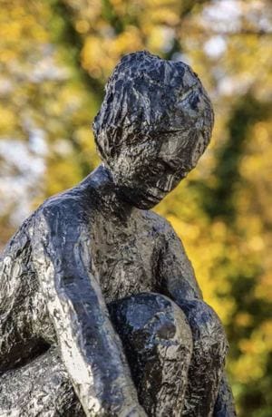 Outdoor sculpture “Springer I” (2018) by Dagmar Vogt
