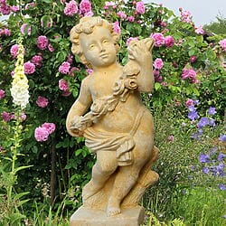 &quot;Amor&quot; - baroque culpered putture made of sandstone casting