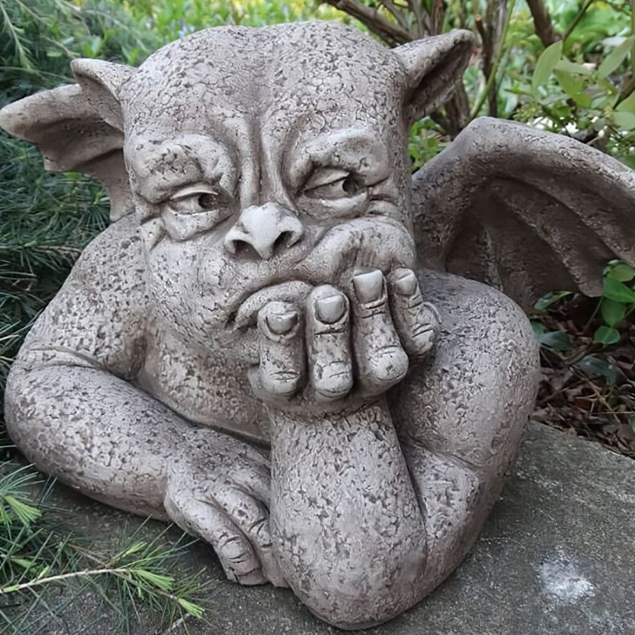 Gartenstatuen - Die beliebtesten Arten und wo man Sie kaufen kann Gartengestaltung & Landschaftsarchitektur ägypten Gartenstatuen - Klassische Gargoyle-Skulptur Reygar aus Steinguss, antikgraues Design