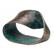 Abstrakte Bronzeskulptur "Möbiusband" (2024) von Pierre-Paul Maillé