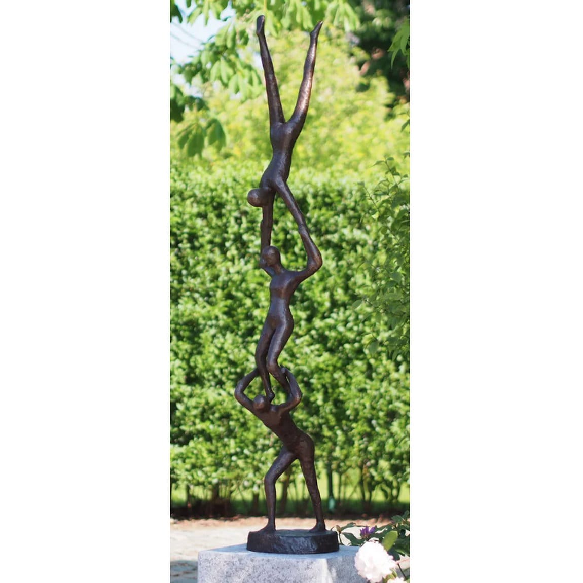 Garden sculpture &quot;Equilibrio&quot;, patinated bronze
