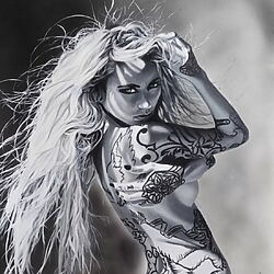Fotorealistisches Frauenportrait "Seven shades of grey" (2022) von Julian Wheat, Acrylmalerei