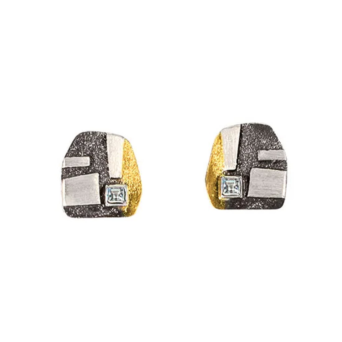 Orecchini a bottone &quot;Freia&quot; in argento sterling 925, parzialmente placcati in oro e ossidati + topazio