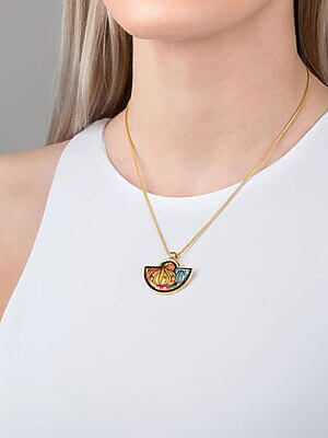 Collier fait main « Petit croissant de lune - Hommage à Hundertwasser - 10002 Nuits » par FreyWille