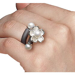 Handgefertigter Ring "Chloé" von Anna Mütz, Silber + Perlen