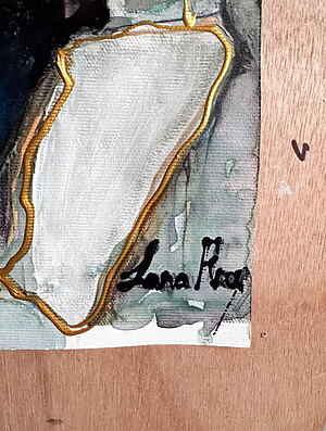 „Where Shadows Touch Her Light” (2025) – Expressives Frauenportrait von Lana Frey, Mixed-Media