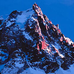 Landschaftsmalerei „Chamonix-Mont-Blanc“ (2022) von Marco Barberio, Acryl auf Leinwand