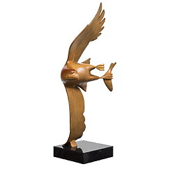 Brown bronze sculpture "Bird of Prey with Fish No. 4" by Evert den Hartog