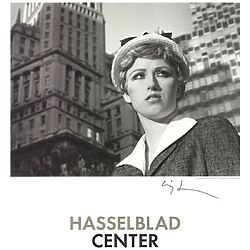 Handsignierte Lithografie "Hasselblad Center" (2000) von Cindy Sherman