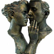 Skulptur "Hingebung" von Angeles Anglada, Kunstguss in Steinoptik