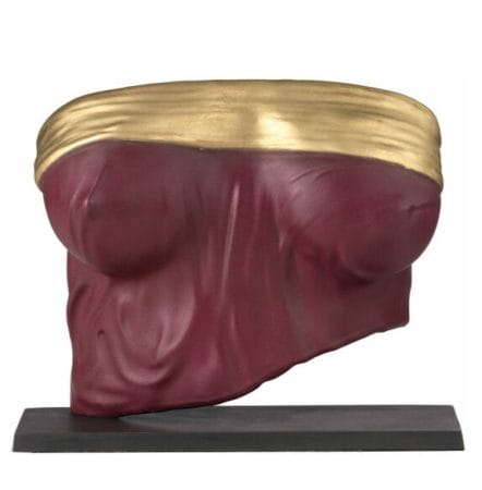 Scultura "Venere" (2022) di Krystian Xaver, versione rosso scuro parzialmente dorata