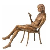 Goldfarbene Bronzeskulptur "In Gedanken an Dich" von Valerie Otte